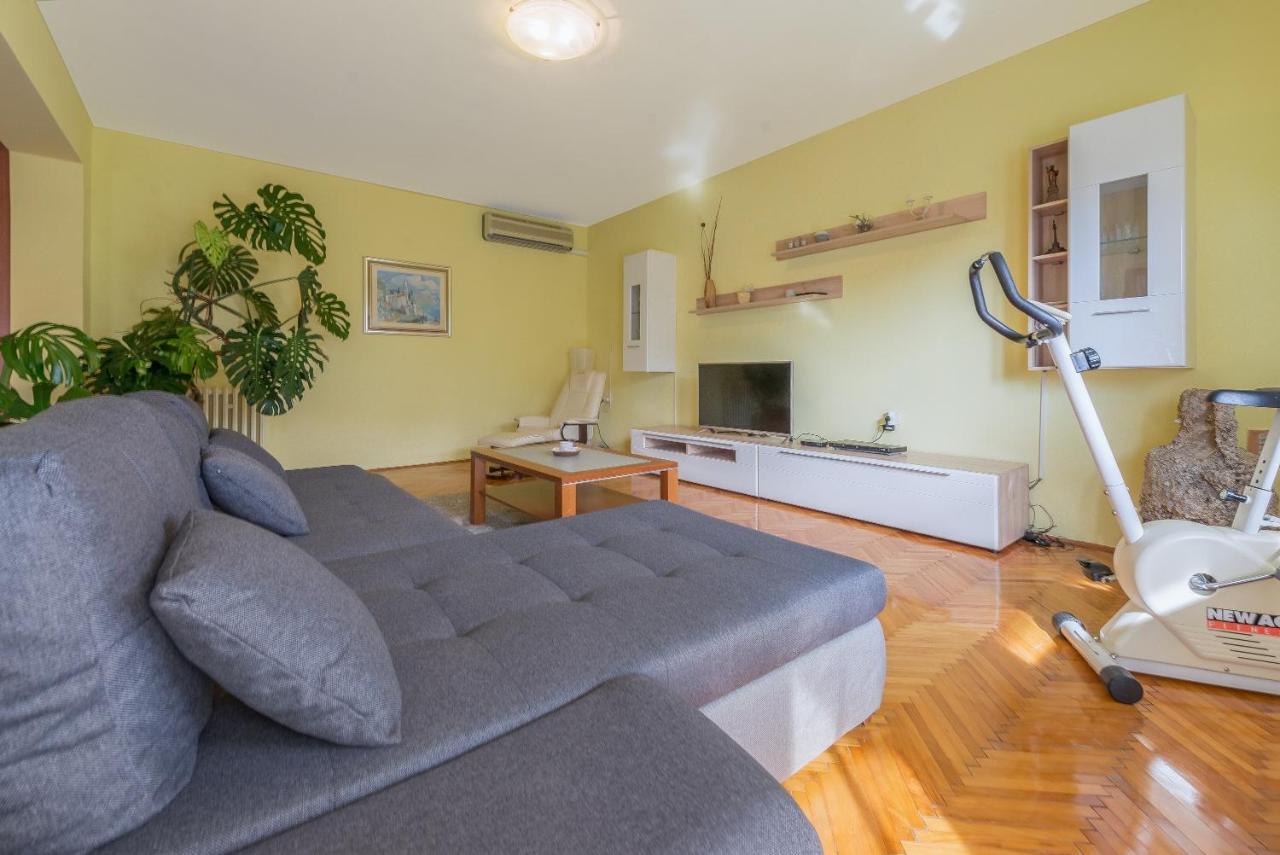 Apartments Villa Odesa With Shared Pool Zadar Exterior foto