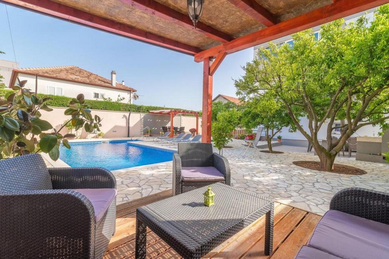 Apartments Villa Odesa With Shared Pool Zadar Exterior foto