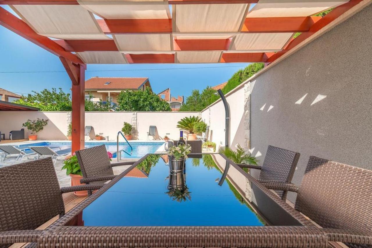 Apartments Villa Odesa With Shared Pool Zadar Exterior foto