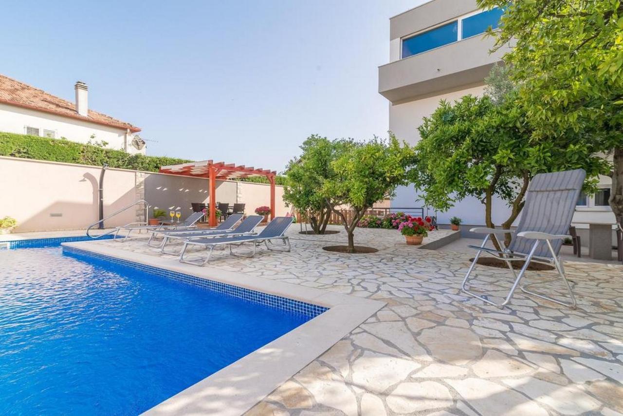 Apartments Villa Odesa With Shared Pool Zadar Exterior foto