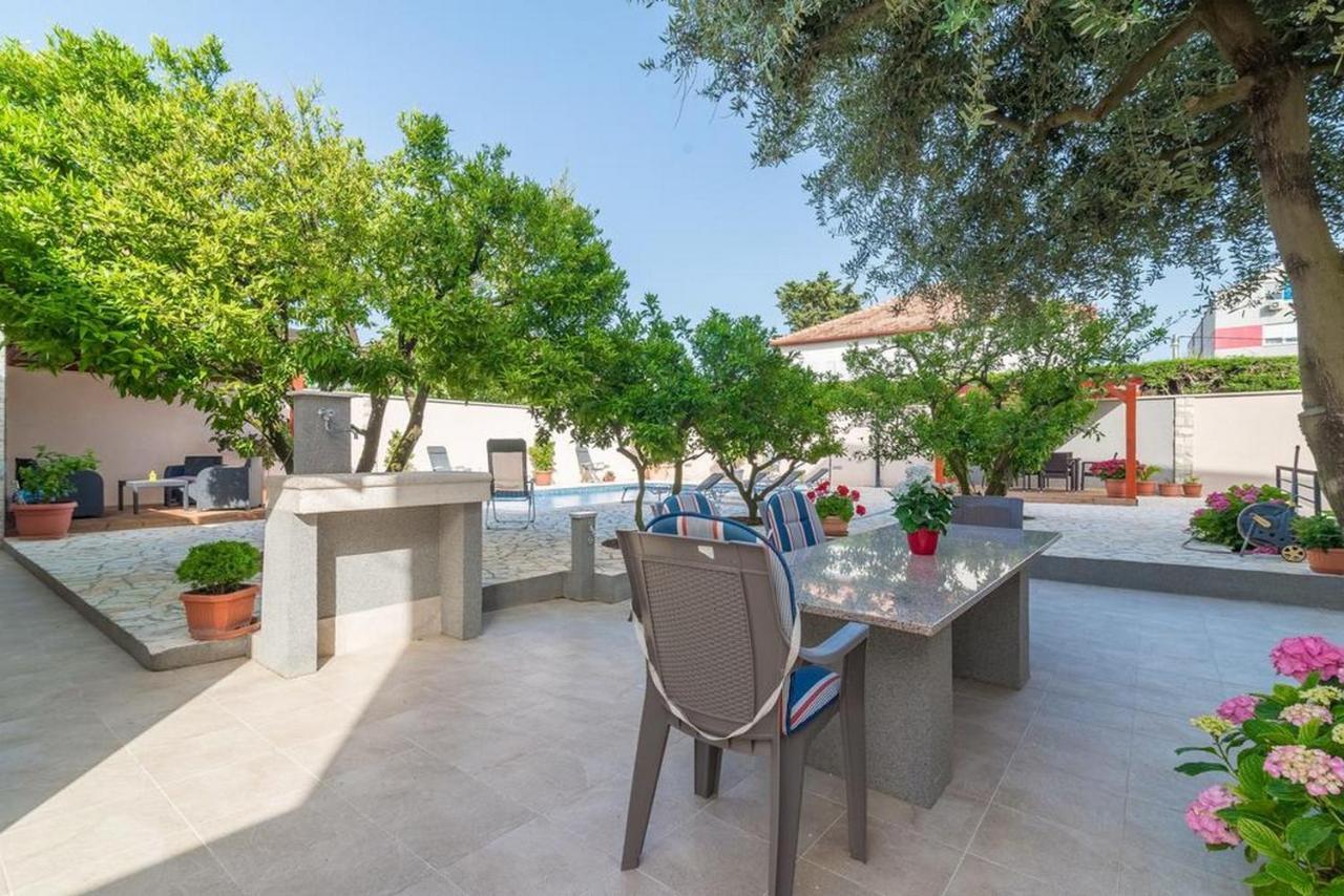 Apartments Villa Odesa With Shared Pool Zadar Exterior foto