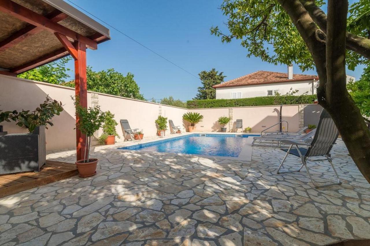 Apartments Villa Odesa With Shared Pool Zadar Exterior foto