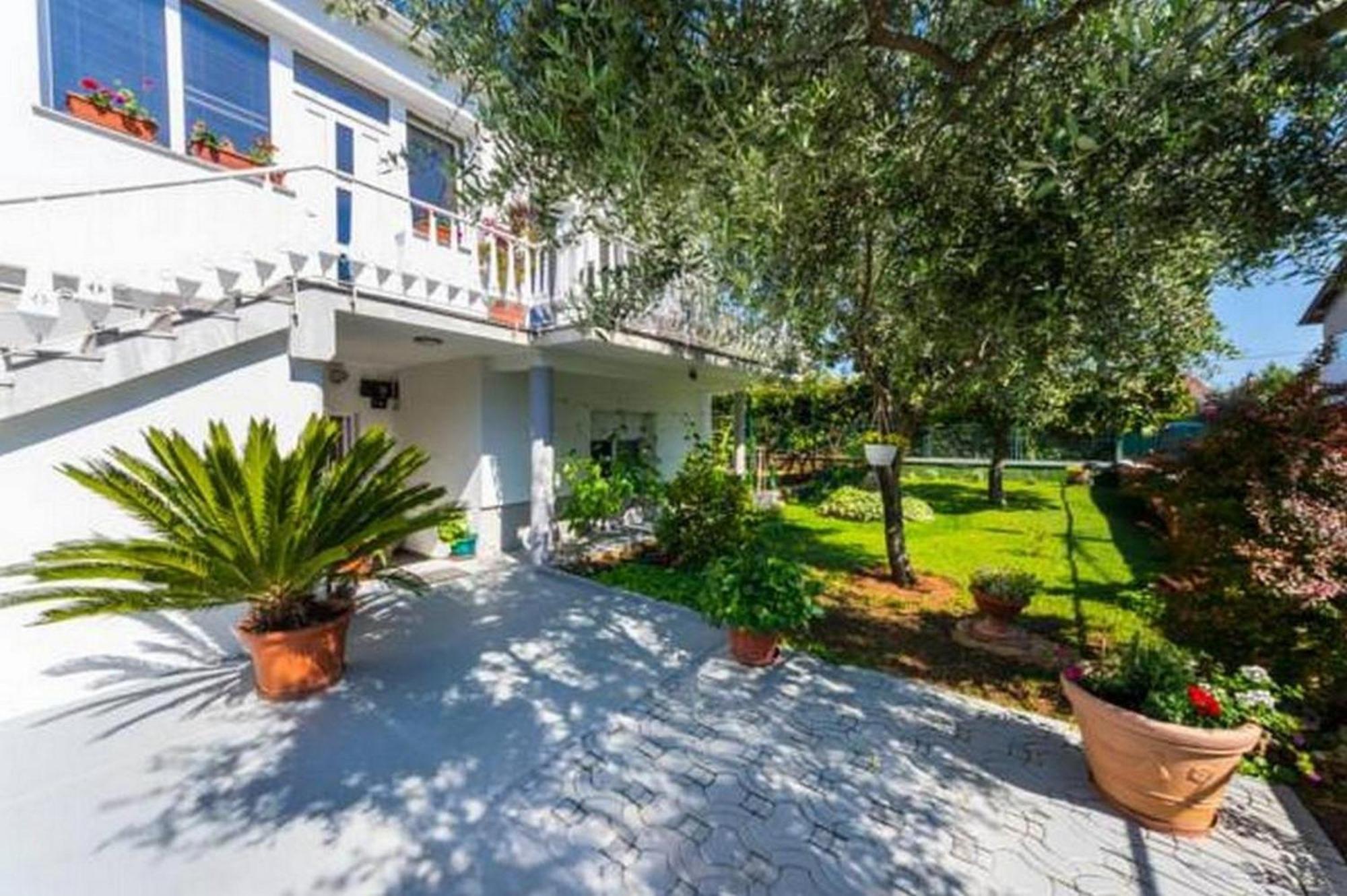 Apartments Villa Odesa With Shared Pool Zadar Zimmer foto
