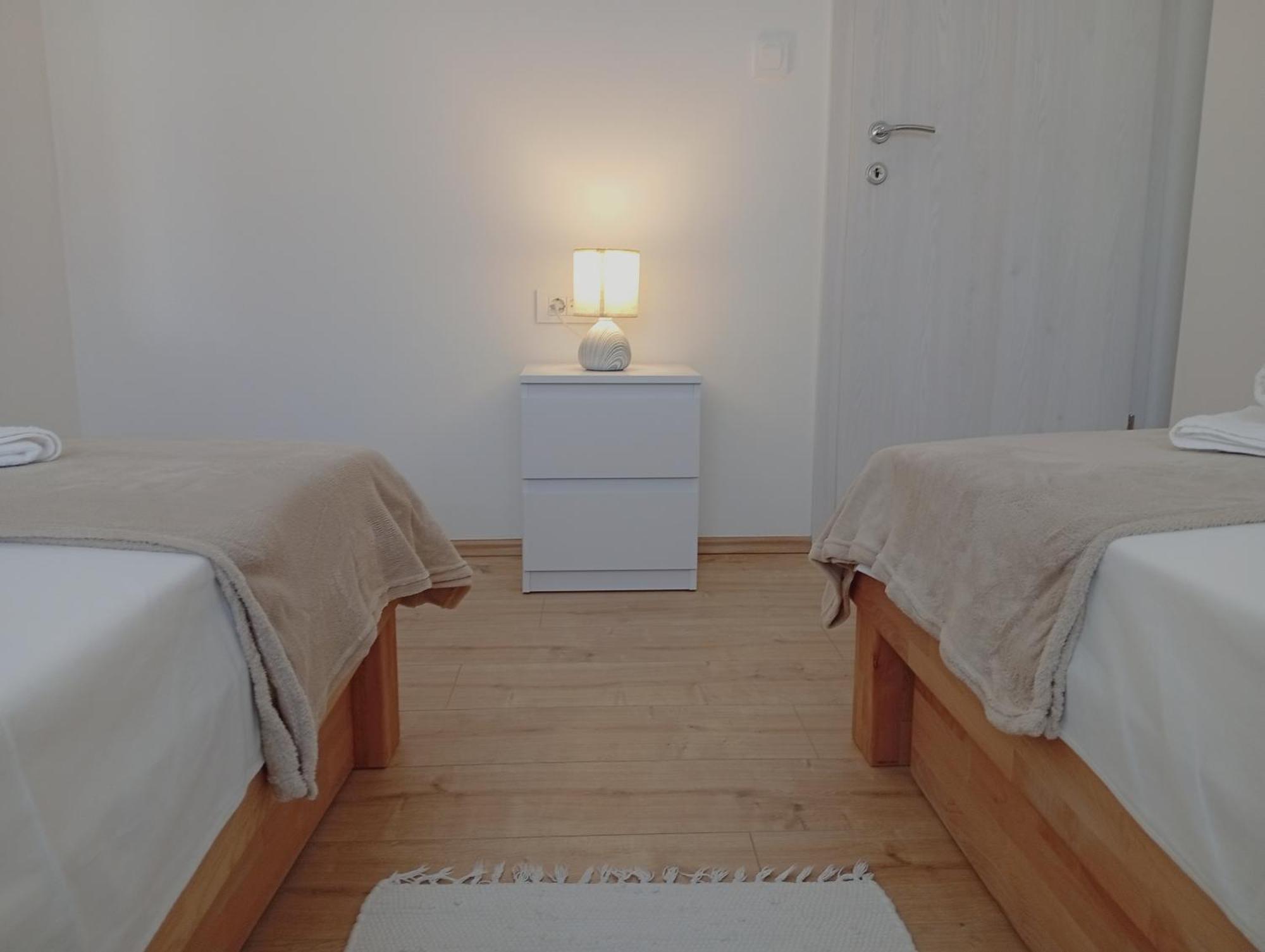 Apartments Villa Odesa With Shared Pool Zadar Zimmer foto