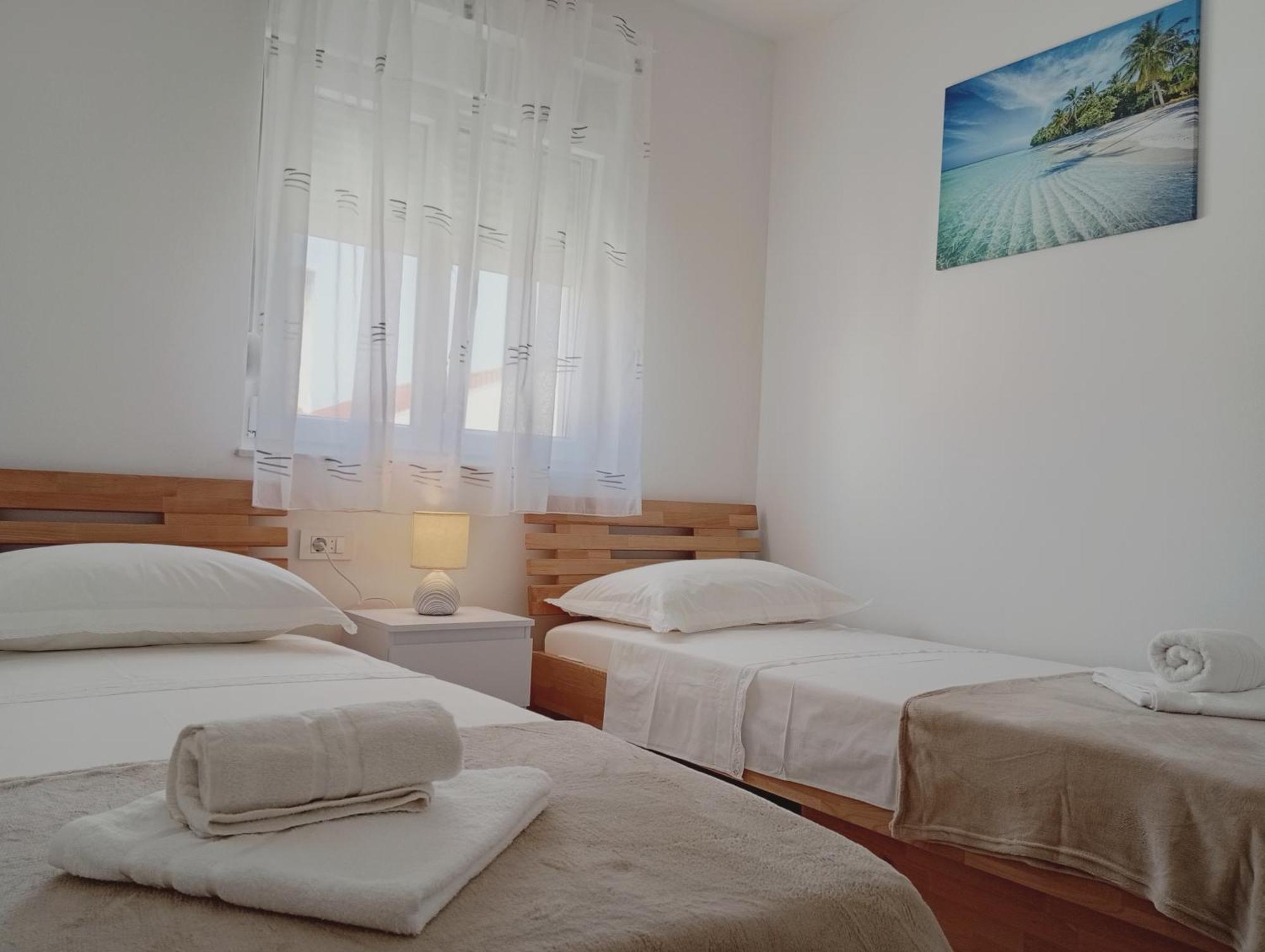 Apartments Villa Odesa With Shared Pool Zadar Zimmer foto
