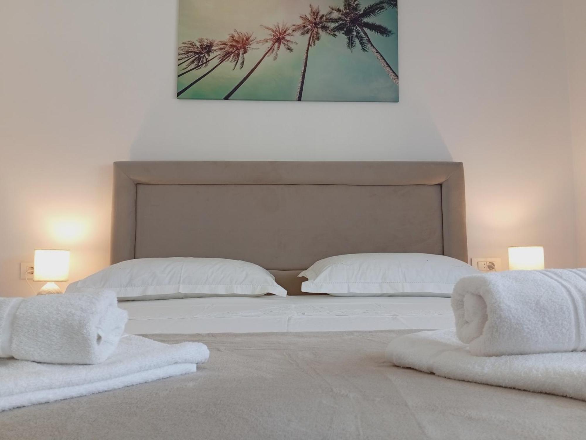 Apartments Villa Odesa With Shared Pool Zadar Exterior foto