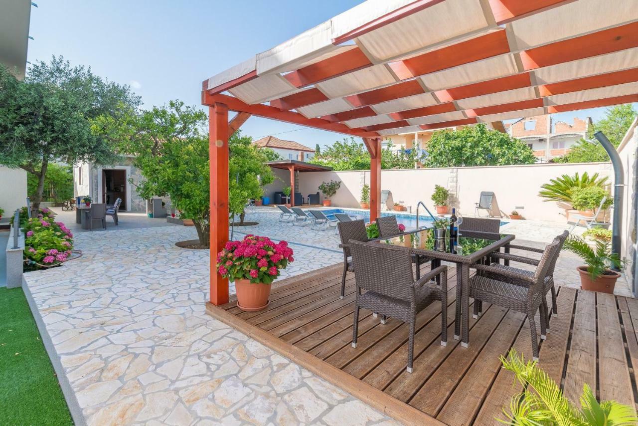 Apartments Villa Odesa With Shared Pool Zadar Exterior foto