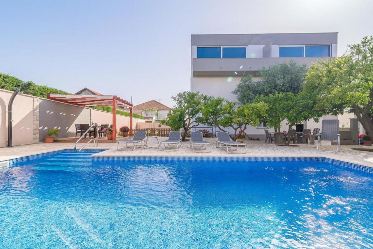 Apartments Villa Odesa With Shared Pool Zadar Exterior foto